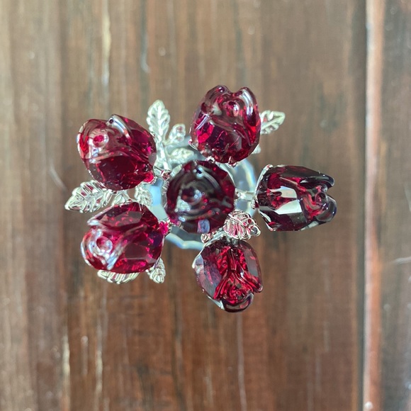 Swarovski Red Roses in Vase - Picture 3 of 7